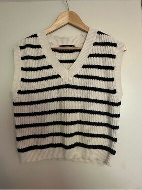 moon & madison Black and White Striped V-Neck Sweater Vest